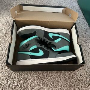 Air Jordan 1 Mid ‘Grey Aqua’ Size Men’s 8.5